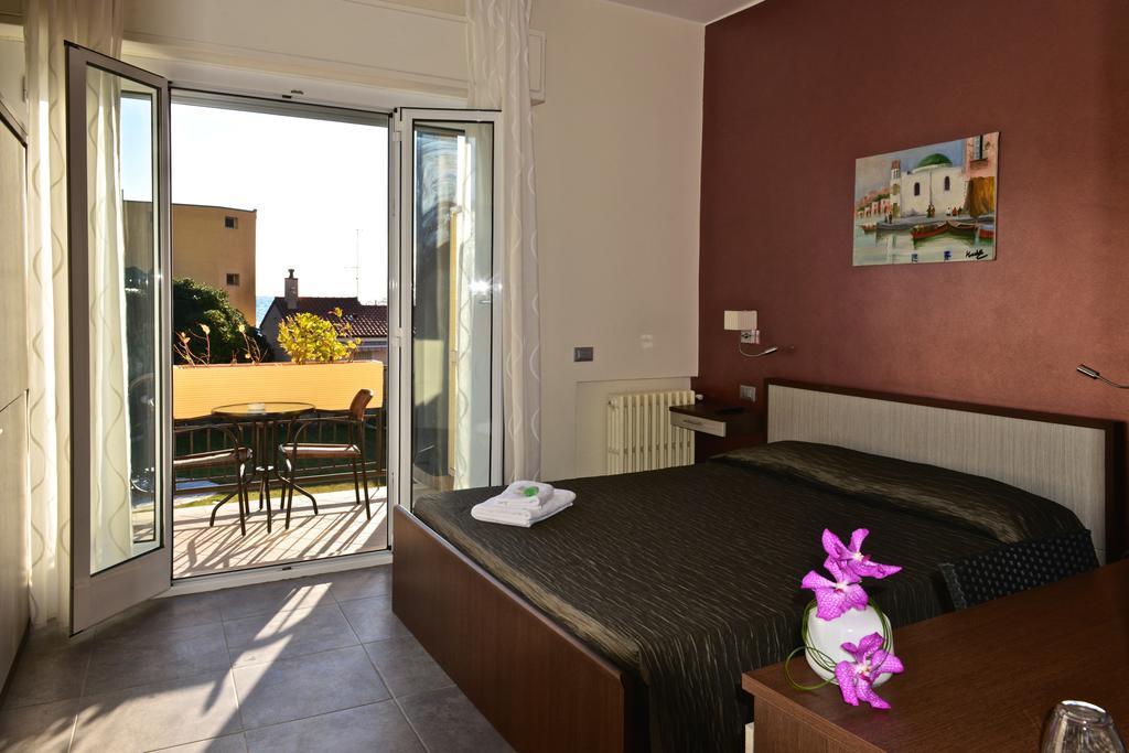 Villa Le Logge Ventimiglia Pokój zdjęcie